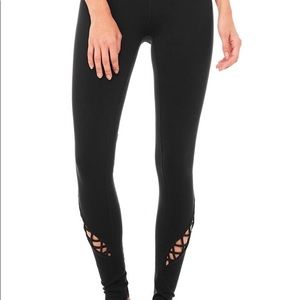 Alo intertwine leggings